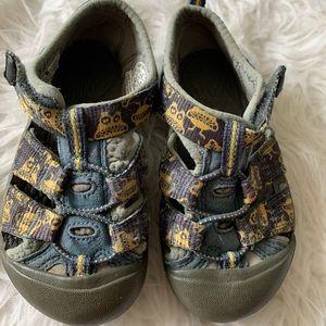 Keen baby boy size7 sandals